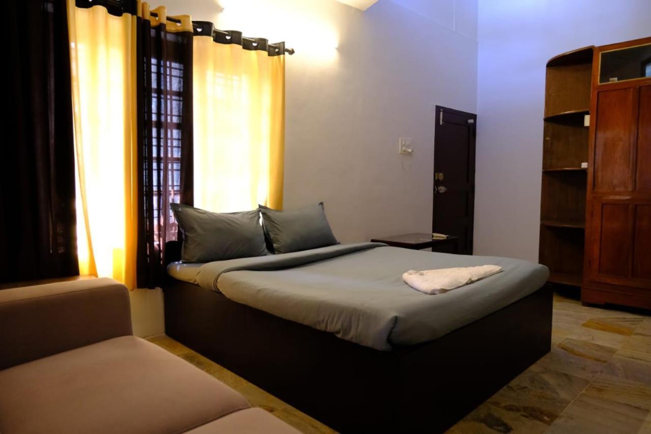 The Wayanad Club Hotel Sultan Bathery Exterior foto