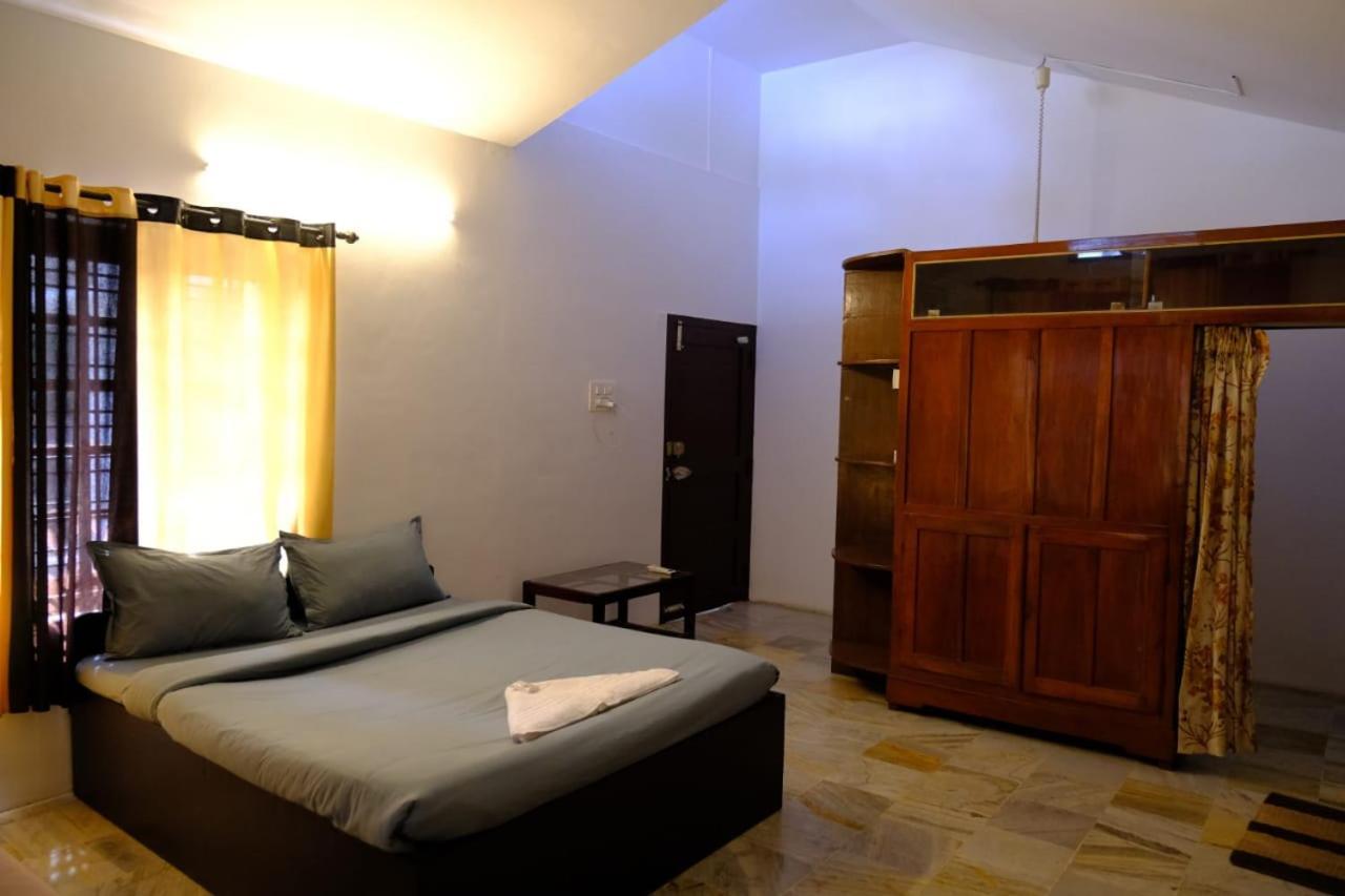The Wayanad Club Hotel Sultan Bathery Exterior foto