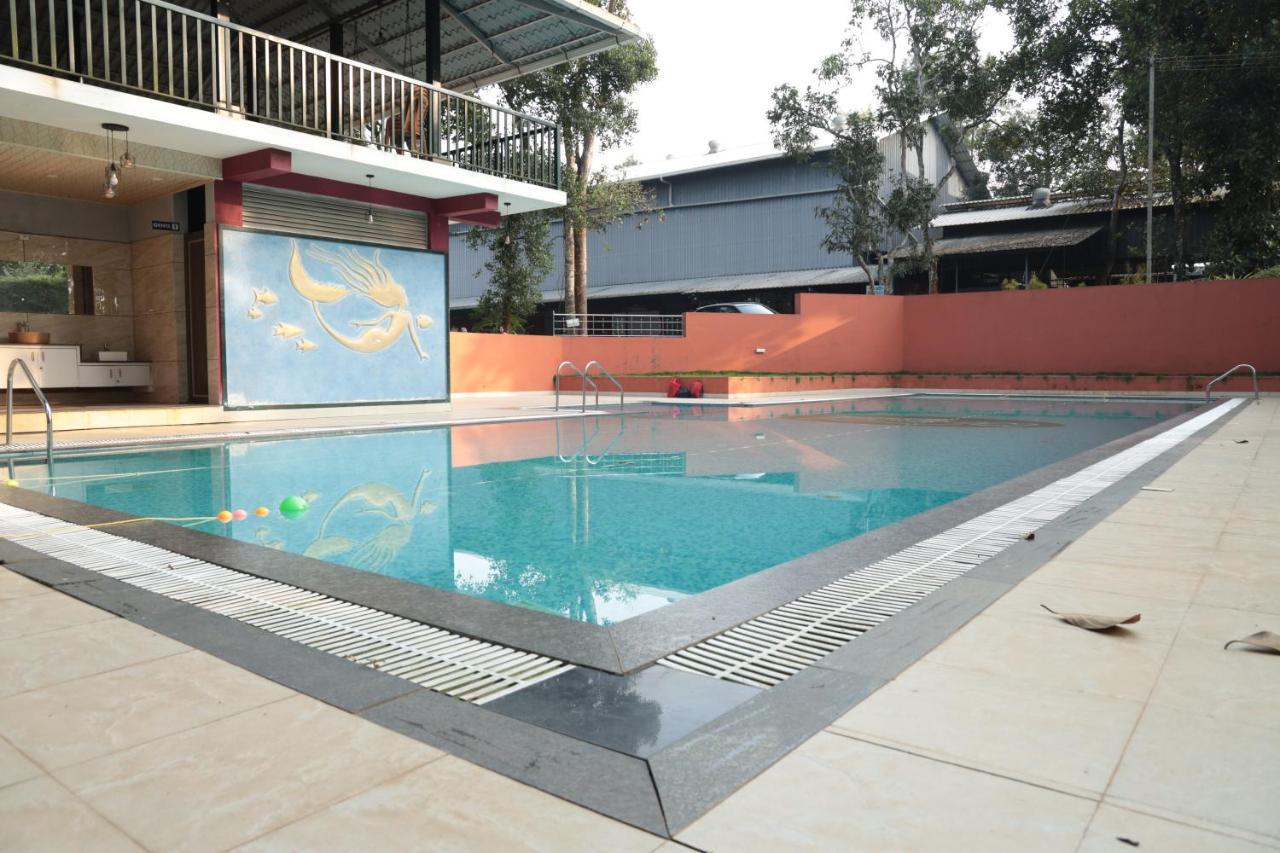 The Wayanad Club Hotel Sultan Bathery Exterior foto