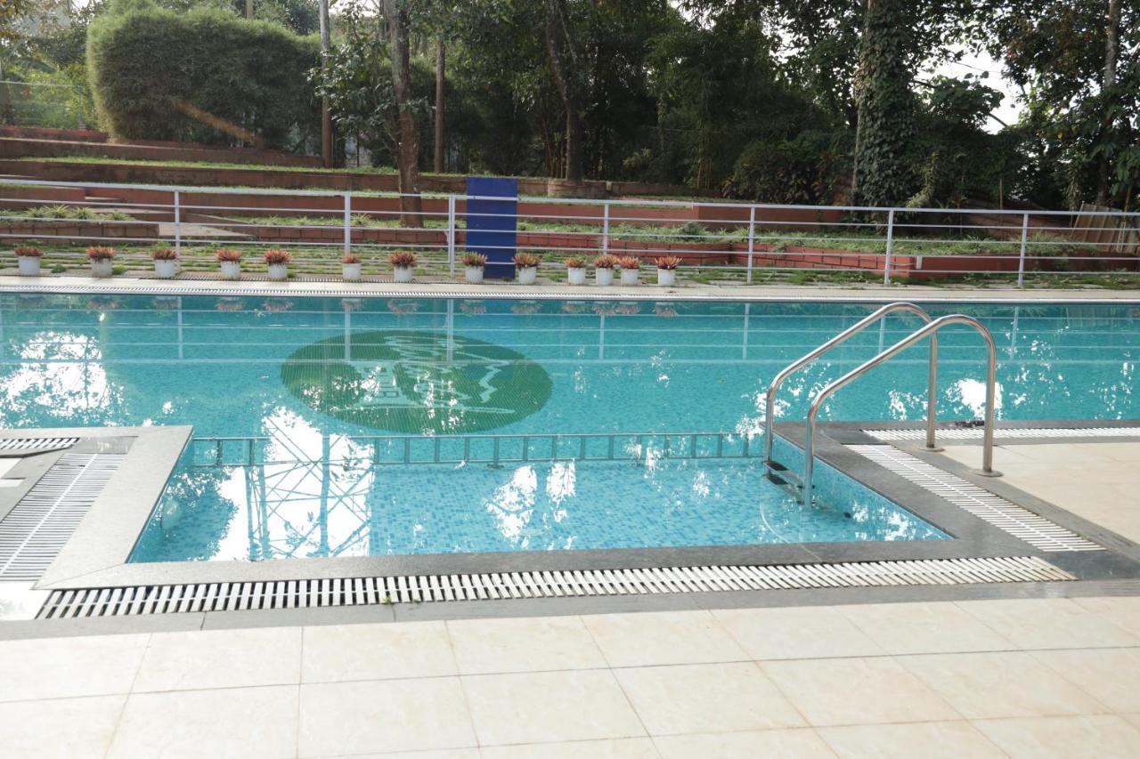 The Wayanad Club Hotel Sultan Bathery Exterior foto